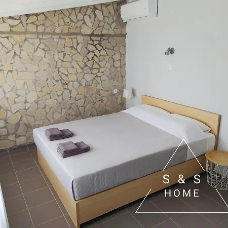 S&s Semesterbostad *